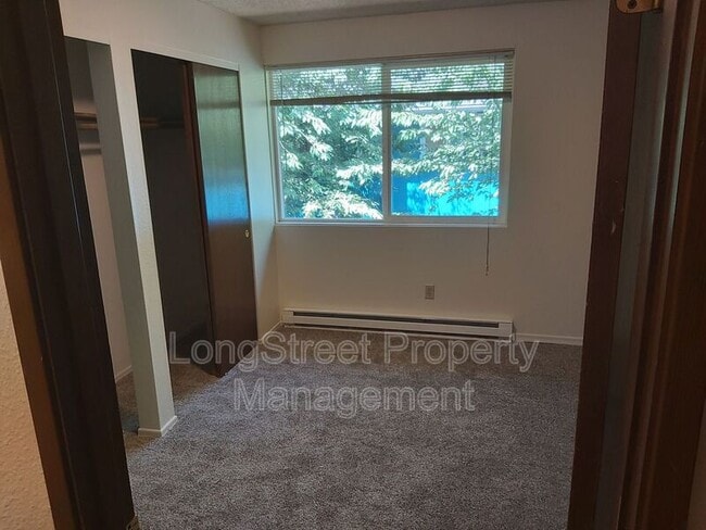 Photo - 3151 N Shore Dr SE Unit 1