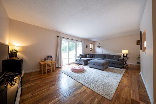 Photo - 14210 Hibiscus Ct