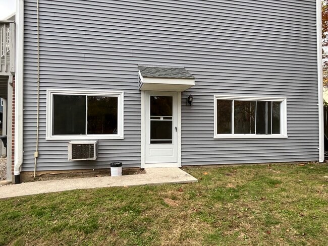 Photo - 143 Columbus Pl Unidad APT 9