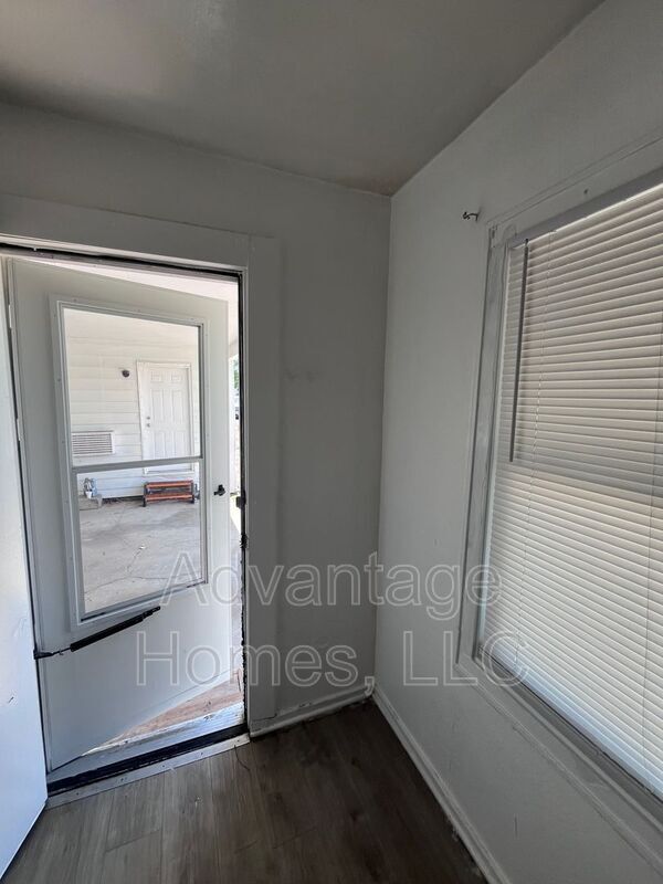 Photo - 1015 N Scott Ave Unit building 5 Back