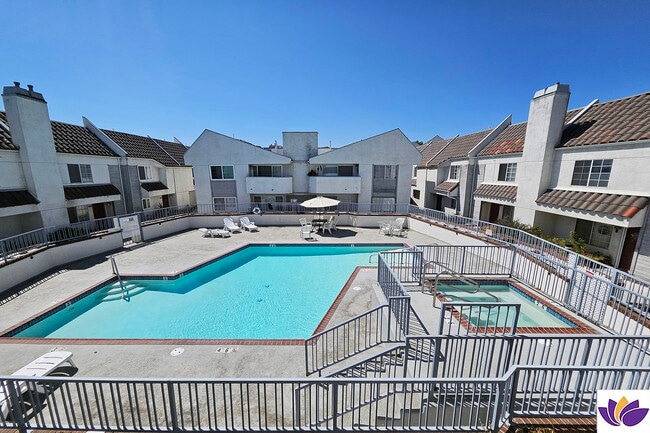 Photo - 618 N Howard St Unit 241