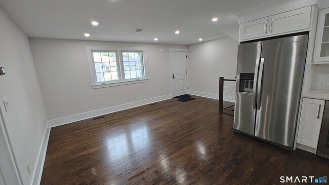 42 Poe Ct