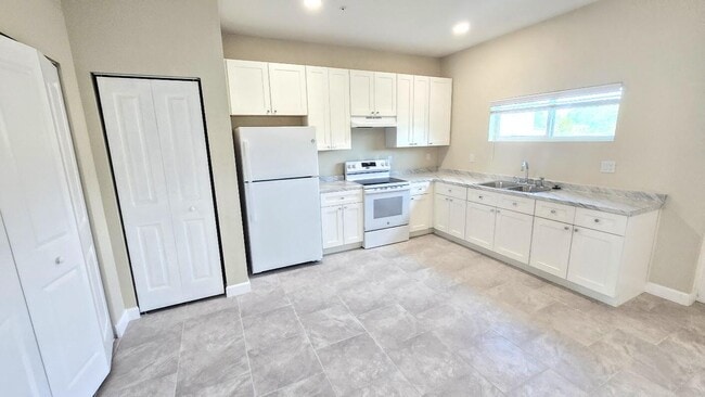 Photo - 4957 Serafica Dr