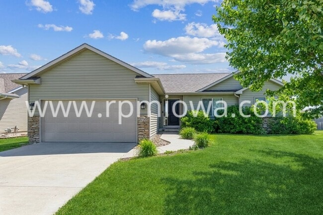 Building Photo - NORTH ANKENY HOME!! 4 Bedroom, 2.5 Bathroom Home
