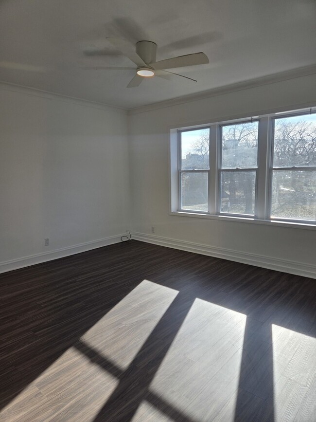 Photo - 2822 W Marquette Rd