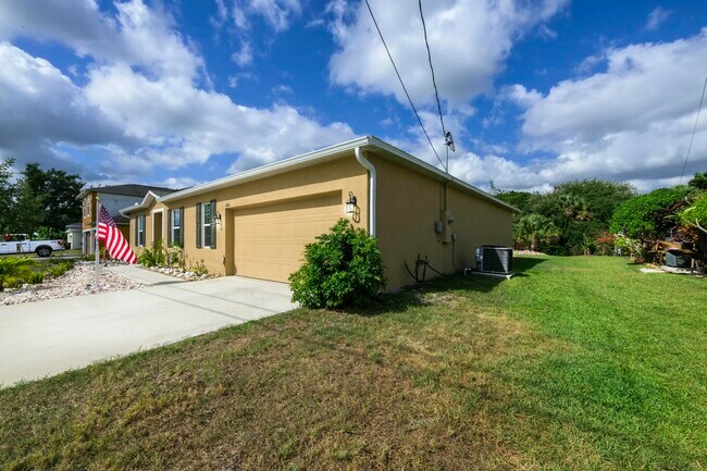 Photo - 4042 SW Jaqust St