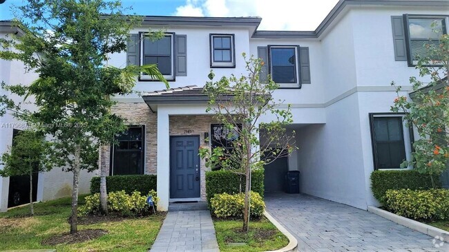 Building Photo - 1545 SW 28th St Rental