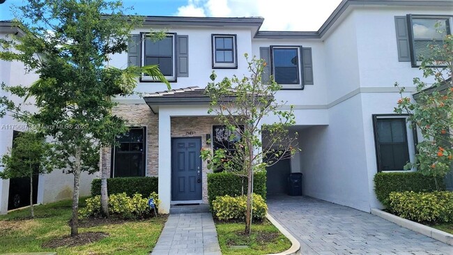 Photo - 1545 SW 28th St Townhome