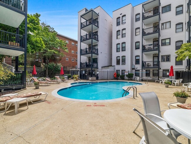 Building Photo - 1486 Commonwealth Ave Unit 4 Rental