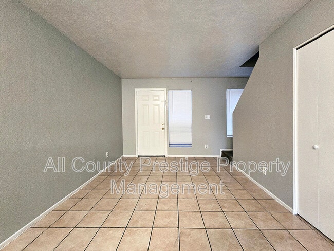 Photo - 2434 E Waltann Ln