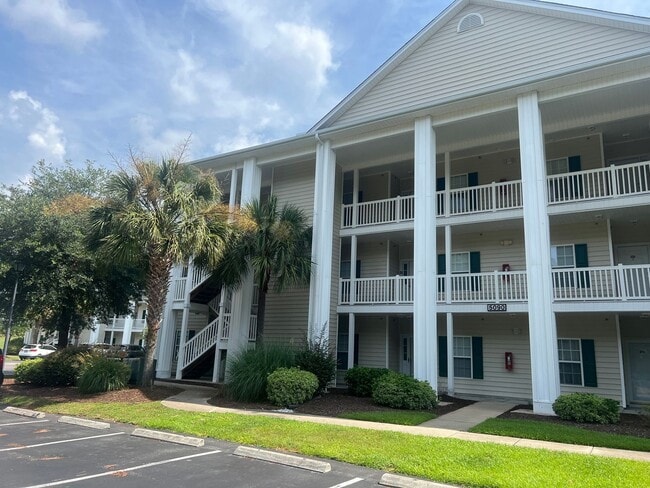 Building Photo - 5090 Windsor Green Way Unit 101