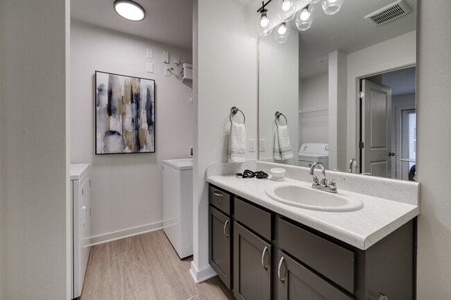 Photo - Brentwood Apartments