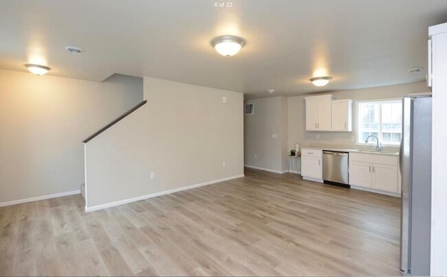 Photo - 705 10th Ave N