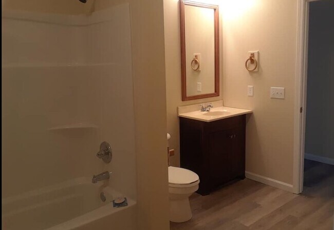 Photo - 100-127 Centre Estates Dr Unit Apt 81