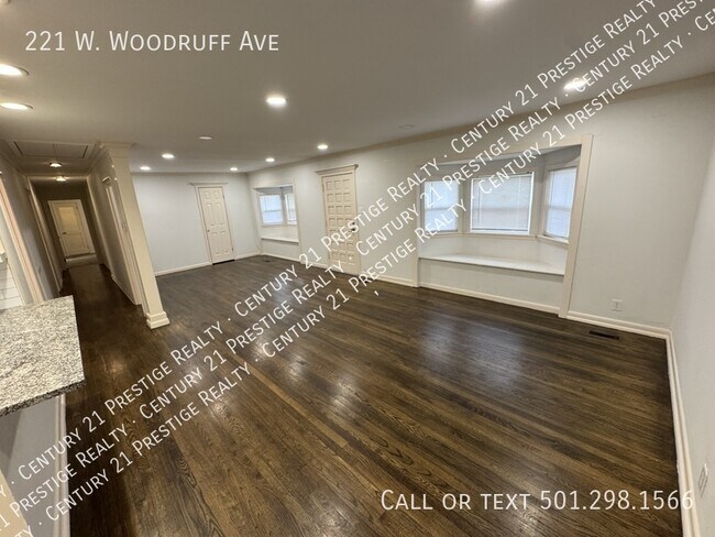 Photo - 221 W Woodruff Ave