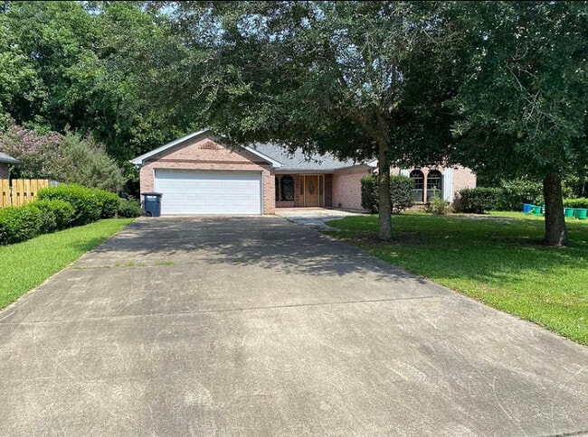 Photo - 704 Hidden Oaks Dr House