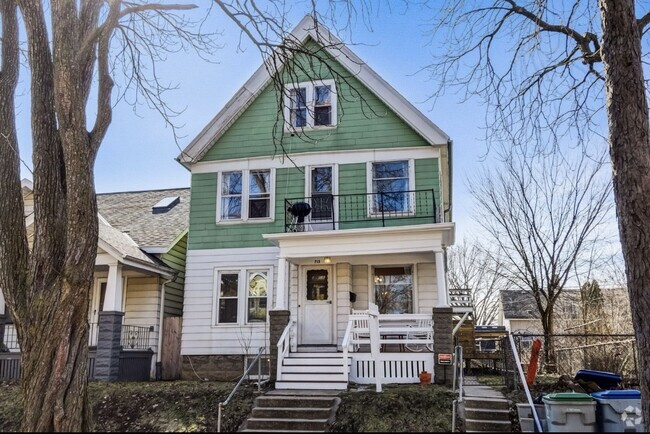 Building Photo - 713 E Townsend St Unit Lower Rental