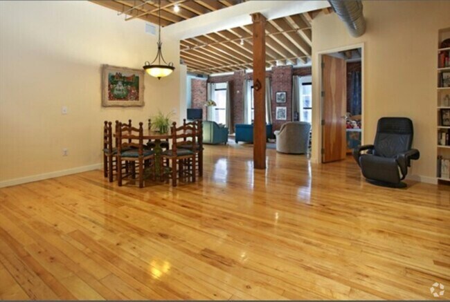 Building Photo - 111 Beach St Unit 4E Rental