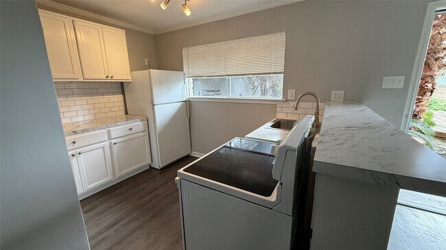 Photo - 1660 Richmond Ave. Unit 16