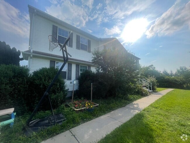 Building Photo - 707 Ridge Rd Unit Apt 2