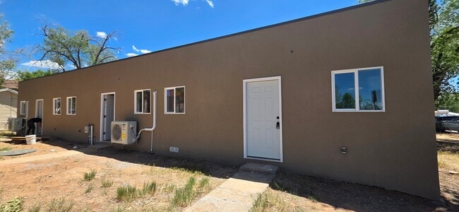 469 W 2nd St Unidad 3