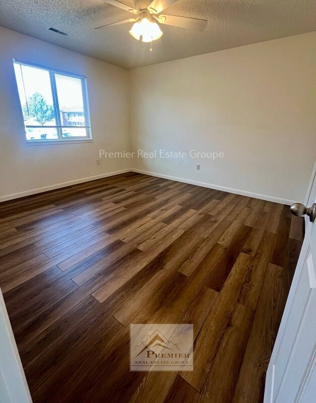 Photo - 1015 Western Dr