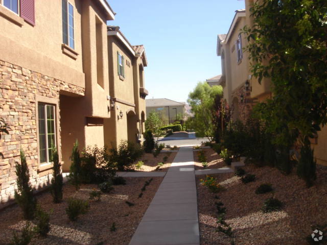 Building Photo - 9564 Volk Ave Rental