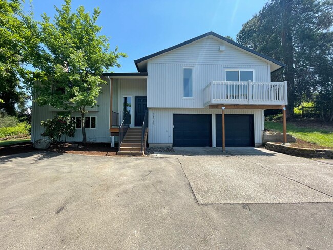 Building Photo - 27 Acres of Private Valley Remodeled Home In Damascus 3Bd/3Ba with Basement!!! Beautiful Deck wit...