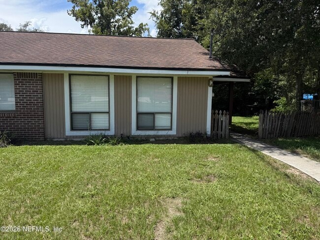 Building Photo - 808 Meadowbrook Dr