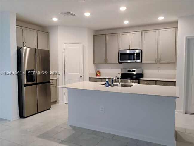 Photo - 890 Timberland Dr