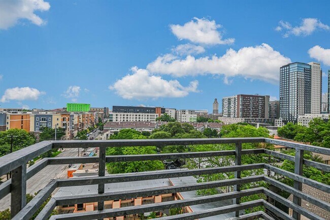 Photo - 711 W 26th St Unit 702