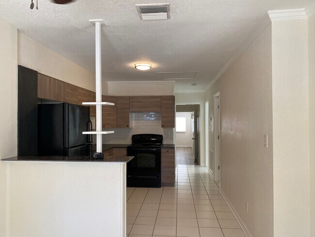 Photo - West Walnut St Unit W. Walnut Apt # 2