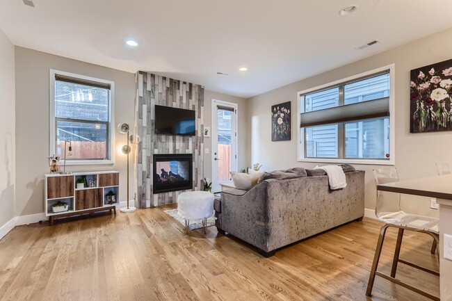 Photo - 1261 Perry St