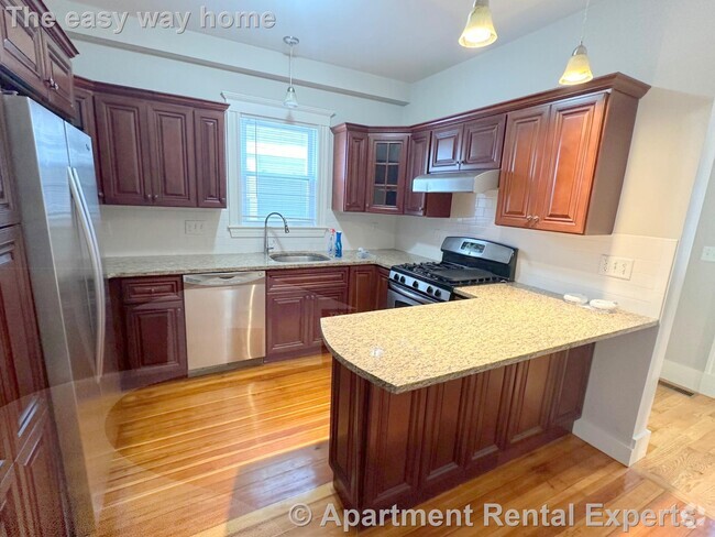 Building Photo - 2 Bath * Central AC * Parking * Huge * By ... Rental