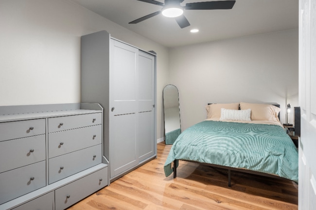 Photo - 4719 S Lakewood Ave