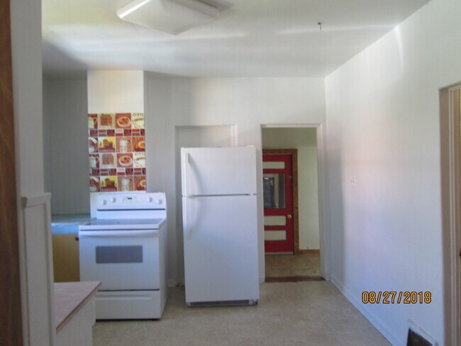 Photo - 922 Robinson Ave