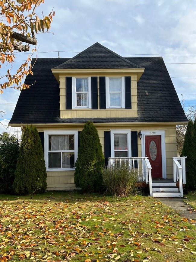 Building Photo - 2211 Walnut St Unit 2211 Walnut St (Main house)