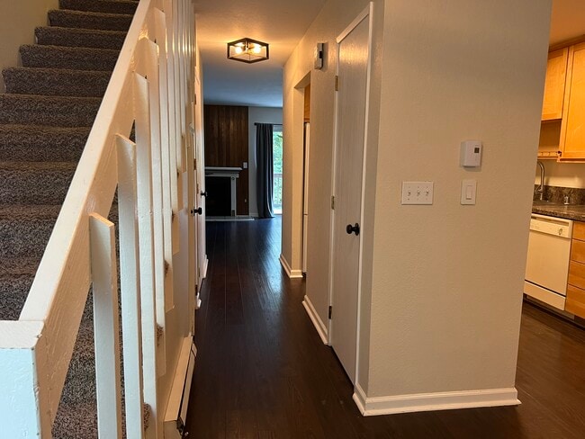 Photo - 500 National Ave N