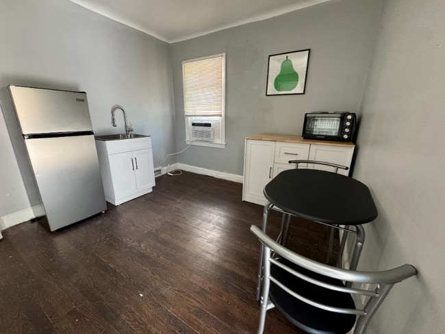 Photo - 5284 Devonshire Rd