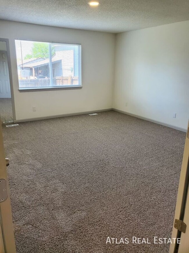 Photo - 1679 Ensenada Way