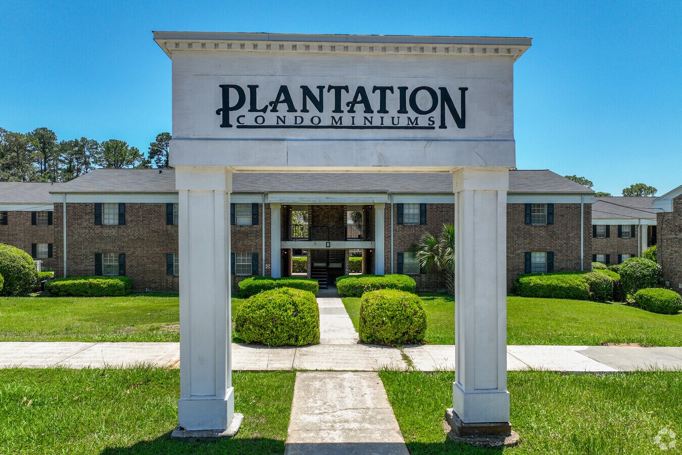 2203 W Pensacola St - Vista de la entrada - Plantation Condominiums