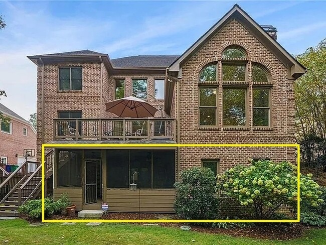 Photo - 2262 Meadowvale Dr NE