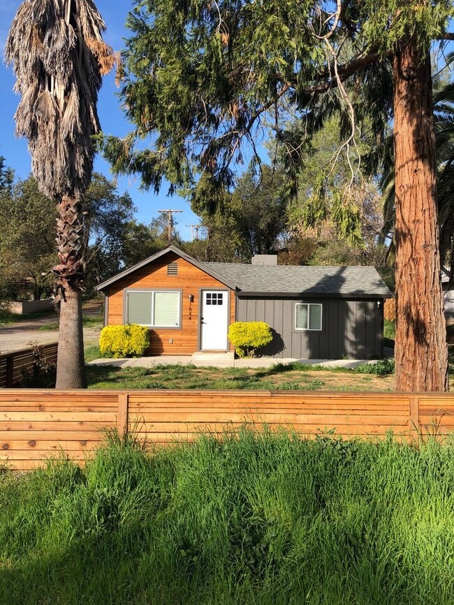 Photo - CUTE 3 BED/ 1 BATH - WON'T LAST!!!!!