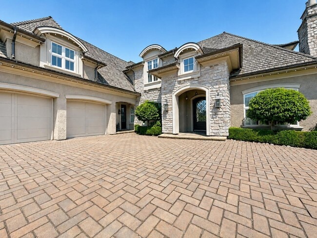Photo - 15957-1539A 39a Ave