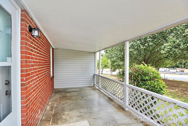 Photo - 1017 McLain Rd