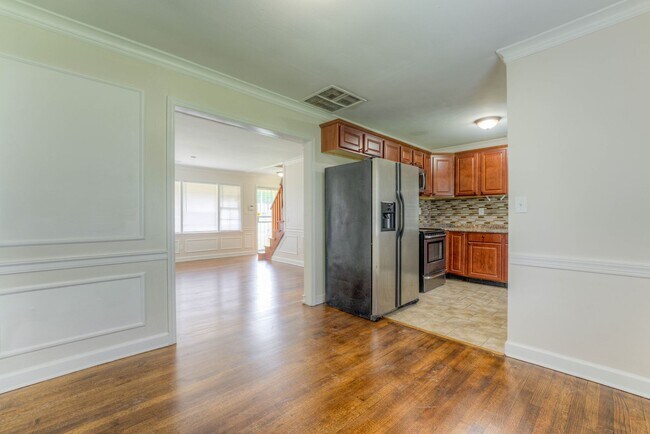 Photo - 1261 W Perkins Rd