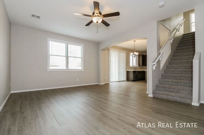 Photo - 18124 W Lundberg St