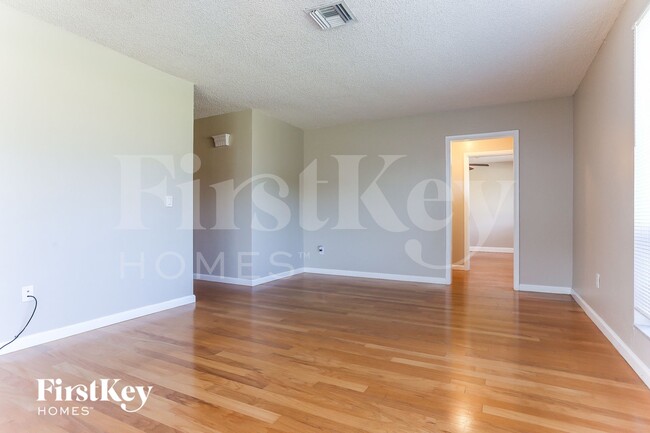 Photo - 540 NW 43rd Ave