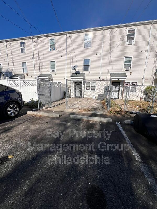 Photo - 1610 W Diamond St