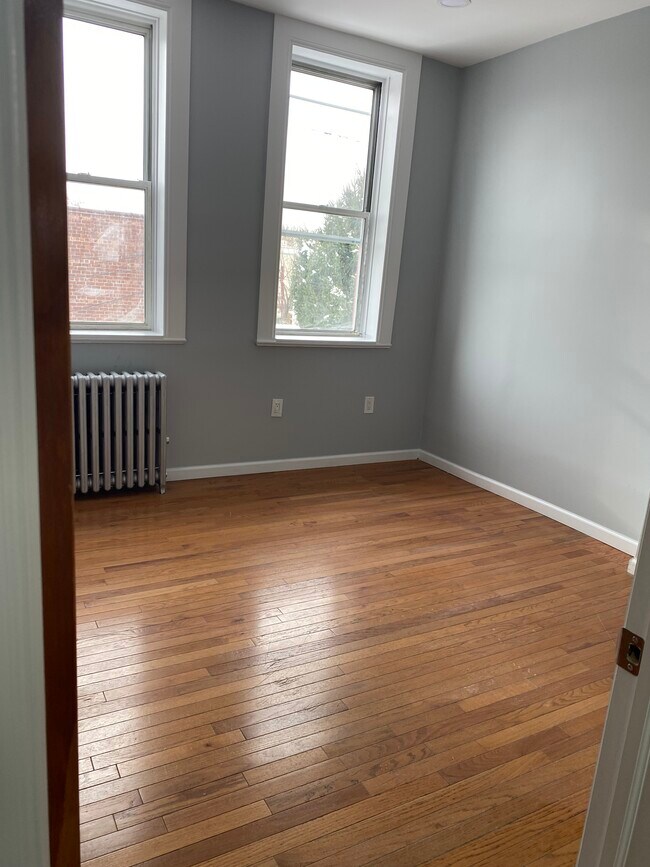 Photo - 111-16-16 62nd Dr